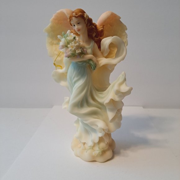 Seraphim Classics Angel Figurine & Base "Lily" 2001 Limited Edition Item# 84242 - Picture 4 of 14